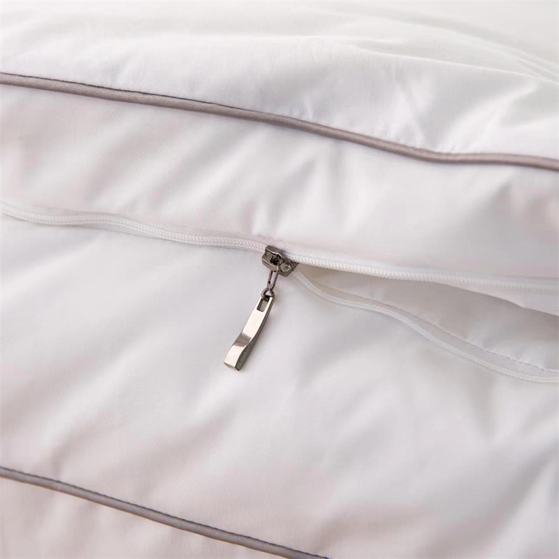 Dvoslojni nadmadrac s patentnim zatvaračem kombinirani nadmadrac s punjenjem od mikrovlakana Dvoslojni nadmadrac s patentnim zatvaračem kombinirani nadmadrac s punjenjem od mikrovlakana