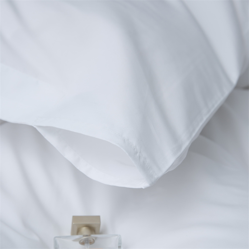 Komplet posteljine od tkanine od 100% poliestera 135gsm za Economy hotel Komplet posteljine od tkanine od 100% poliestera 135gsm za Economy hotel