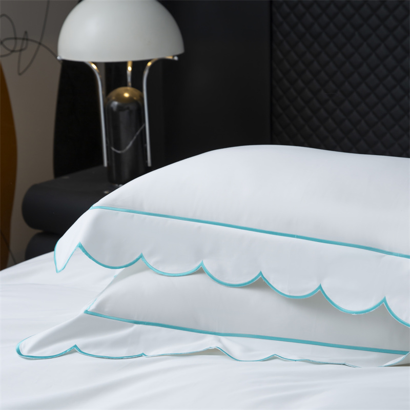 Novi set posteljine od pamučnog satena s vezom 400TC Novi set posteljine od pamučnog satena s vezom 400TC