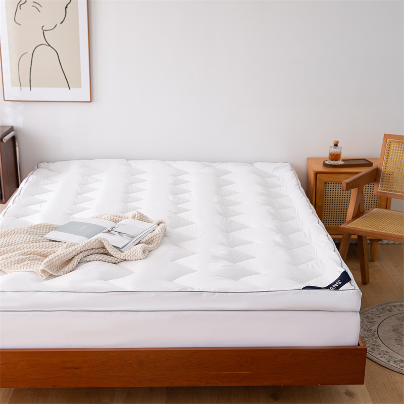 Nadmadrac s punjenjem od mikrovlakana Wave Quilting Design Nadmadrac s punjenjem od mikrovlakana Wave Quilting Design