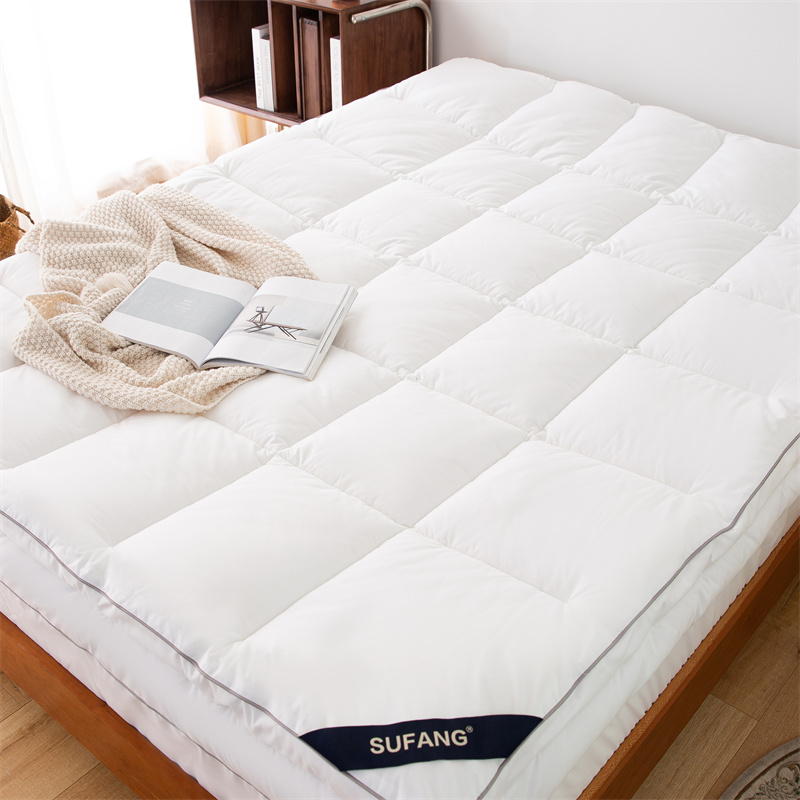 Dvoslojni nadmadrac s patentnim zatvaračem kombinirani nadmadrac s punjenjem od mikrovlakana Dvoslojni nadmadrac s patentnim zatvaračem kombinirani nadmadrac s punjenjem od mikrovlakana