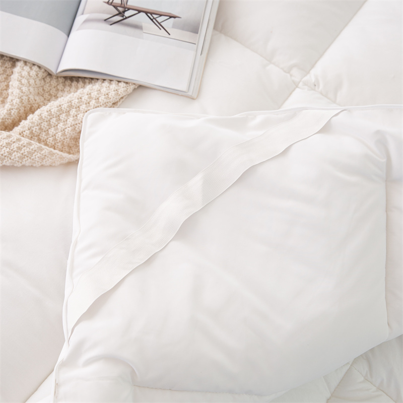 Dvoslojni nadmadrac s patentnim zatvaračem kombinirani nadmadrac s punjenjem od mikrovlakana Dvoslojni nadmadrac s patentnim zatvaračem kombinirani nadmadrac s punjenjem od mikrovlakana