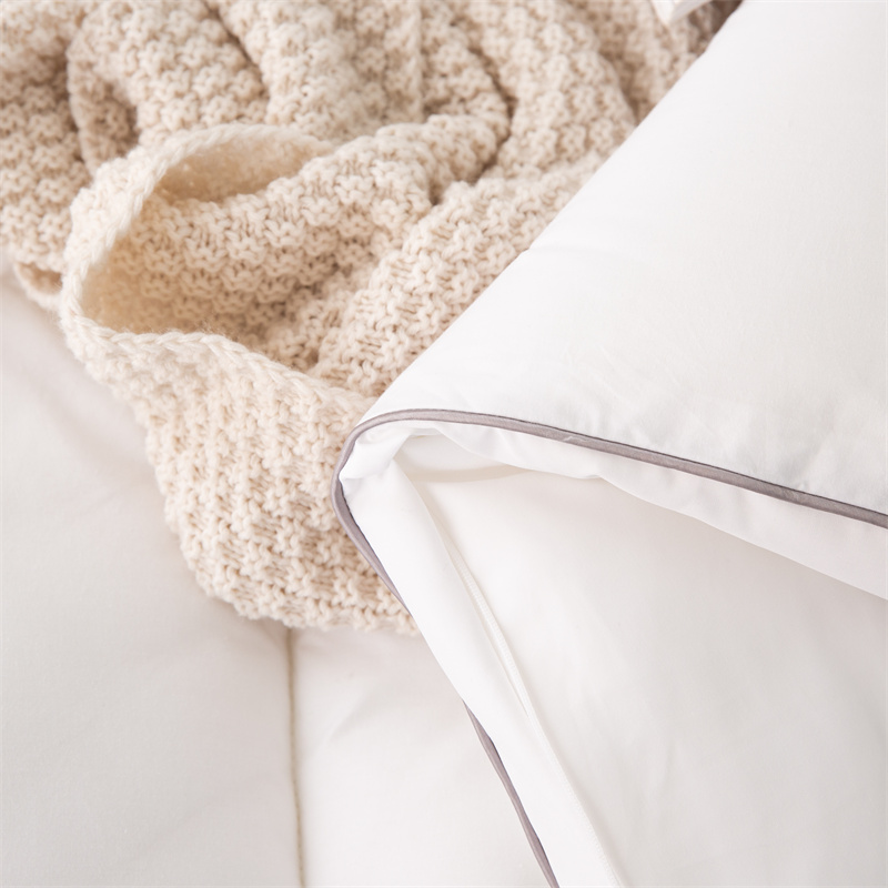 Dvoslojni nadmadrac s patentnim zatvaračem kombinirani nadmadrac s punjenjem od mikrovlakana Dvoslojni nadmadrac s patentnim zatvaračem kombinirani nadmadrac s punjenjem od mikrovlakana