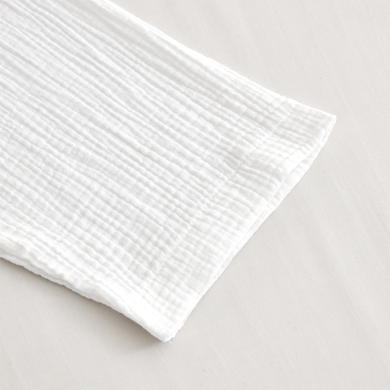 Hotelski kućni ogrtač od dvoslojne gaze pamučne tkanine sa šal ovratnikom Hotelski kućni ogrtač od dvoslojne gaze pamučne tkanine sa šal ovratnikom