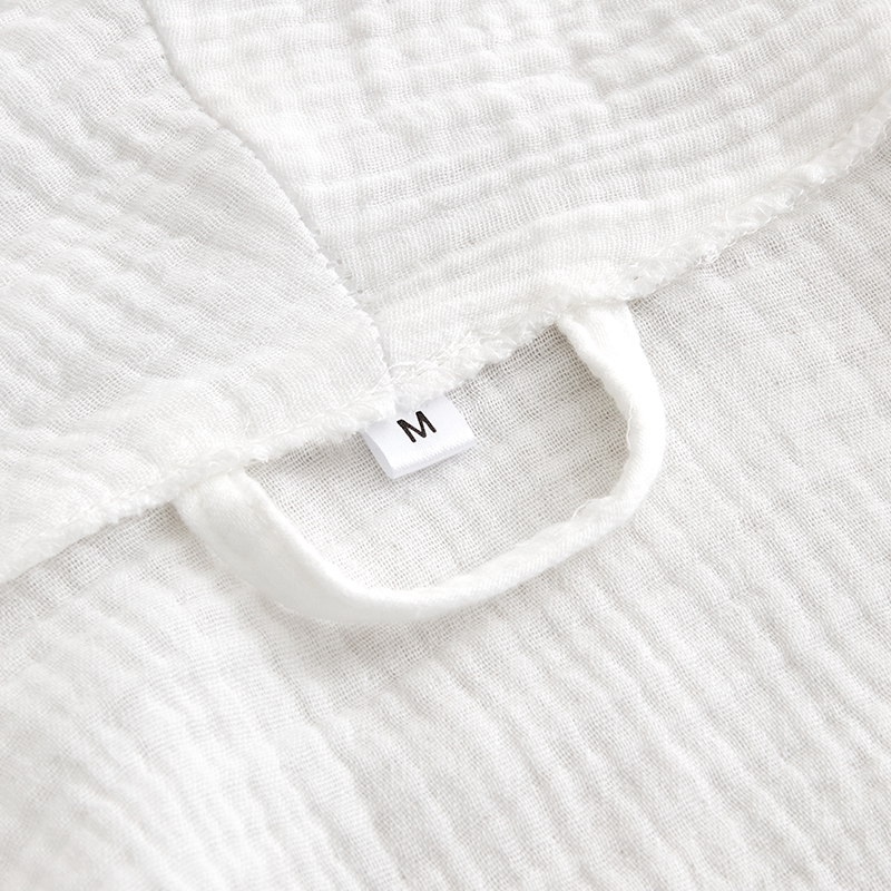 Hotelski kućni ogrtač od dvoslojne gaze pamučne tkanine sa šal ovratnikom Hotelski kućni ogrtač od dvoslojne gaze pamučne tkanine sa šal ovratnikom