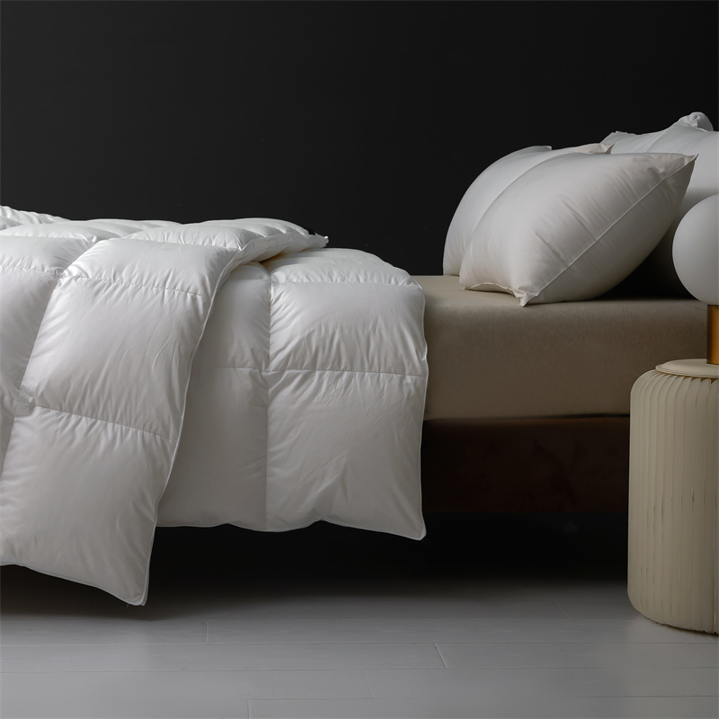 Mekana, lagana poplun od perja za zimu Mekana, lagana poplun od perja za zimu