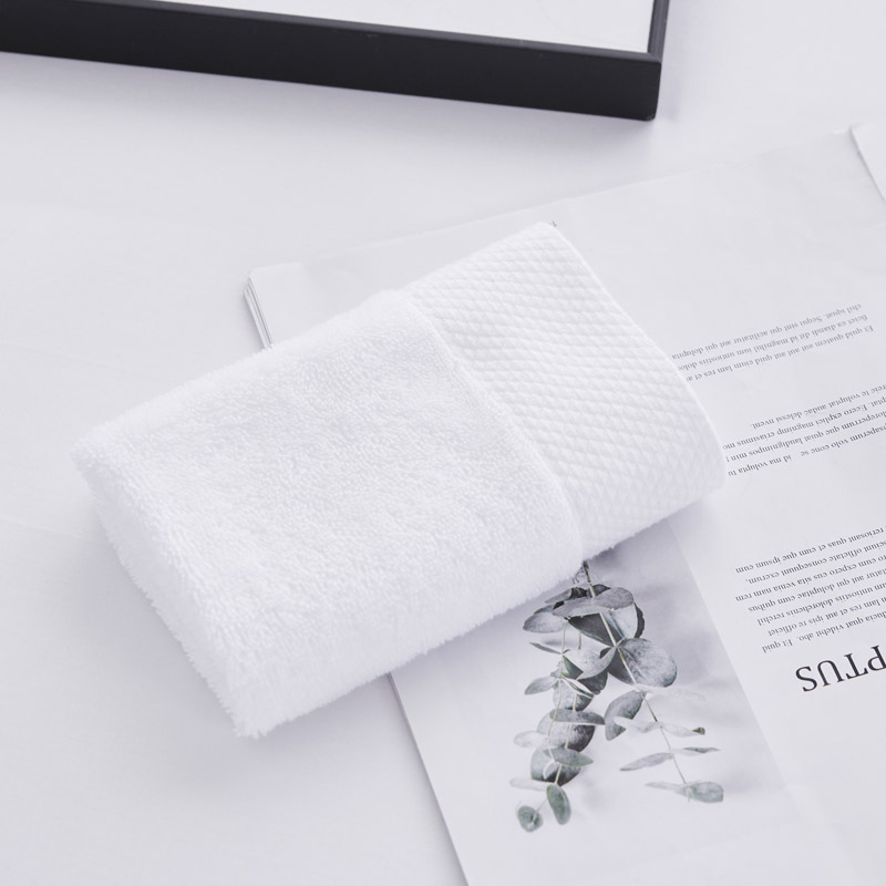 Jacquard Border Hotel bijeli ručnik za kupanje Jacquard Border Hotel bijeli ručnik za kupanje