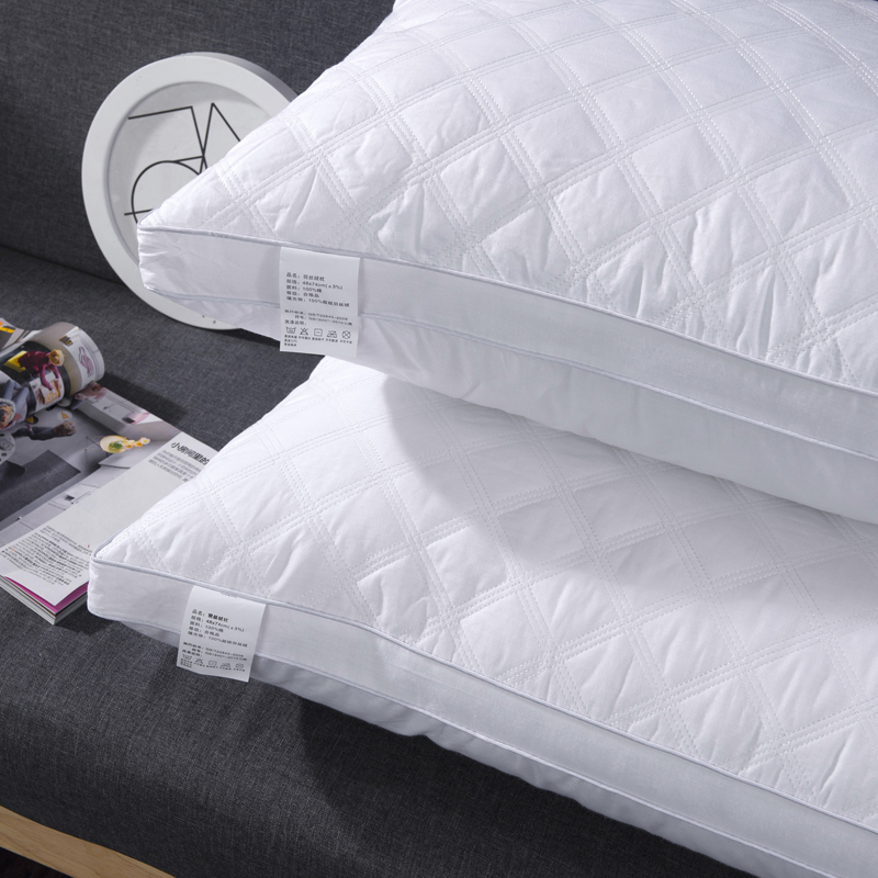 Dizajn tkanine za prošivanje Jastuk s punjenjem od mikrovlakana i patentnim zatvaračem Dizajn tkanine za prošivanje Jastuk s punjenjem od mikrovlakana i patentnim zatvaračem